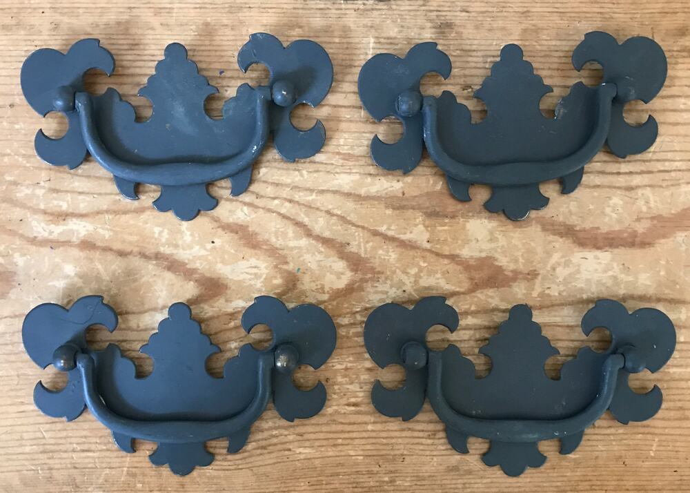 Set 4 Vtg 70s Solid Brass Colonial Style Painted Drawer Cabinet Pulls Handles